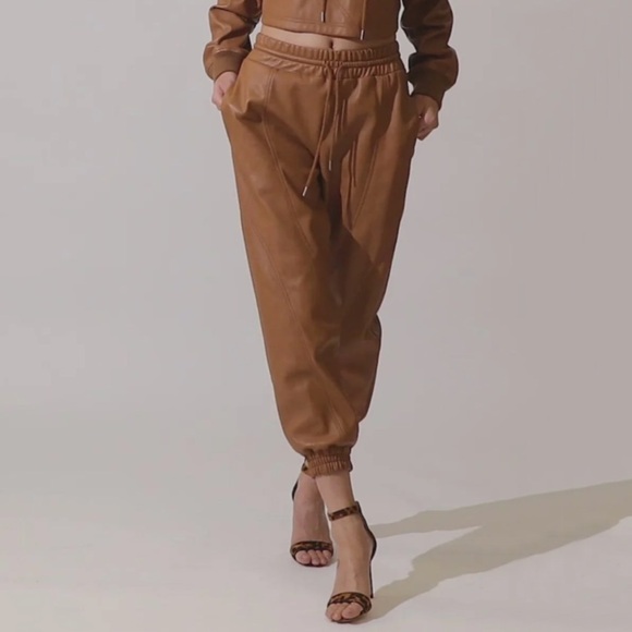NWT Avec Les Filles Faux Leather Fleece Line Jogger Pants in Cognac Beige - Picture 2 of 8